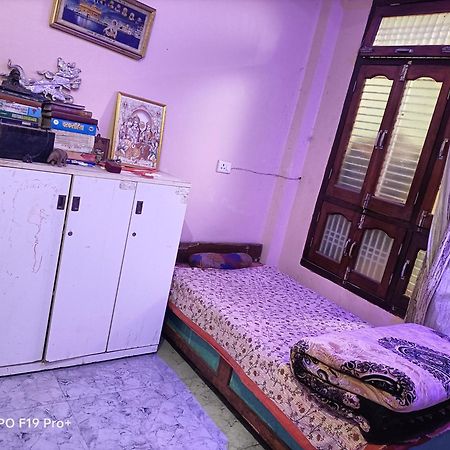Готель Shri Ram Sharnam Ayodhya Екстер'єр фото